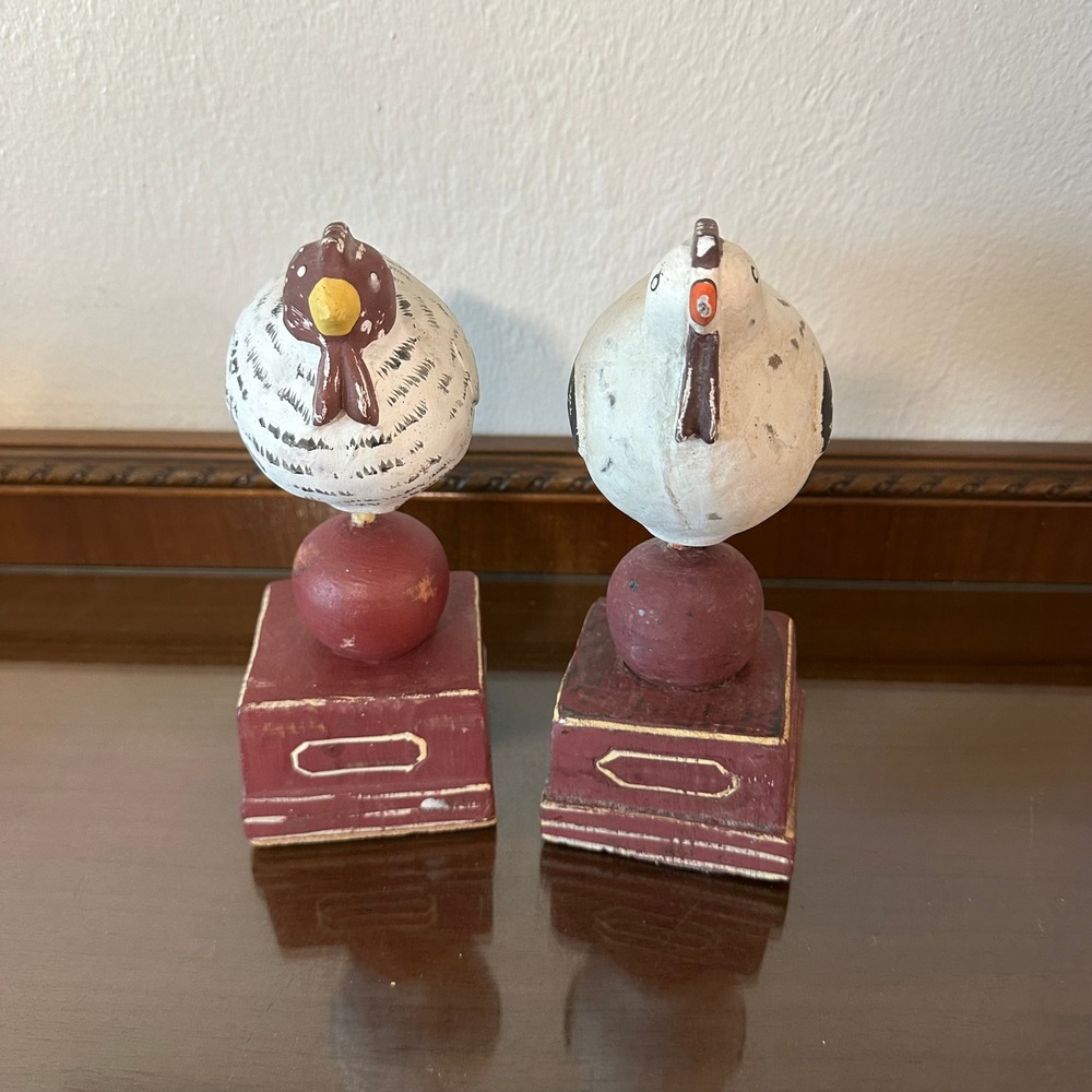 Foreside Wooden Chicken Hen Figurines‎ Set of 2 Farmhouse Rustic Folk Art Decor